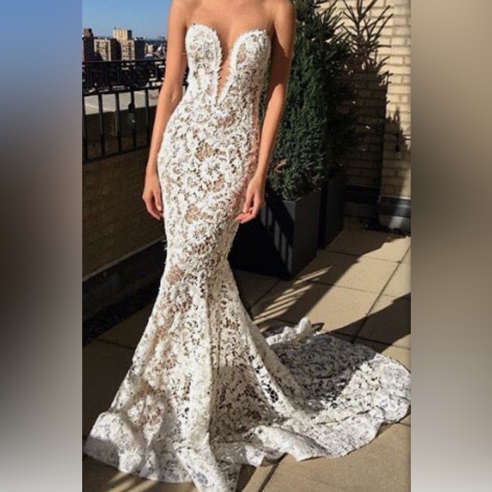 Berta Wedding Dress Size 6/8